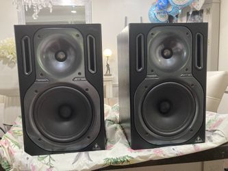 Vendo Un Par De Bocinas De Studio Mod TRUTH B-203-1-A BEHRINGER