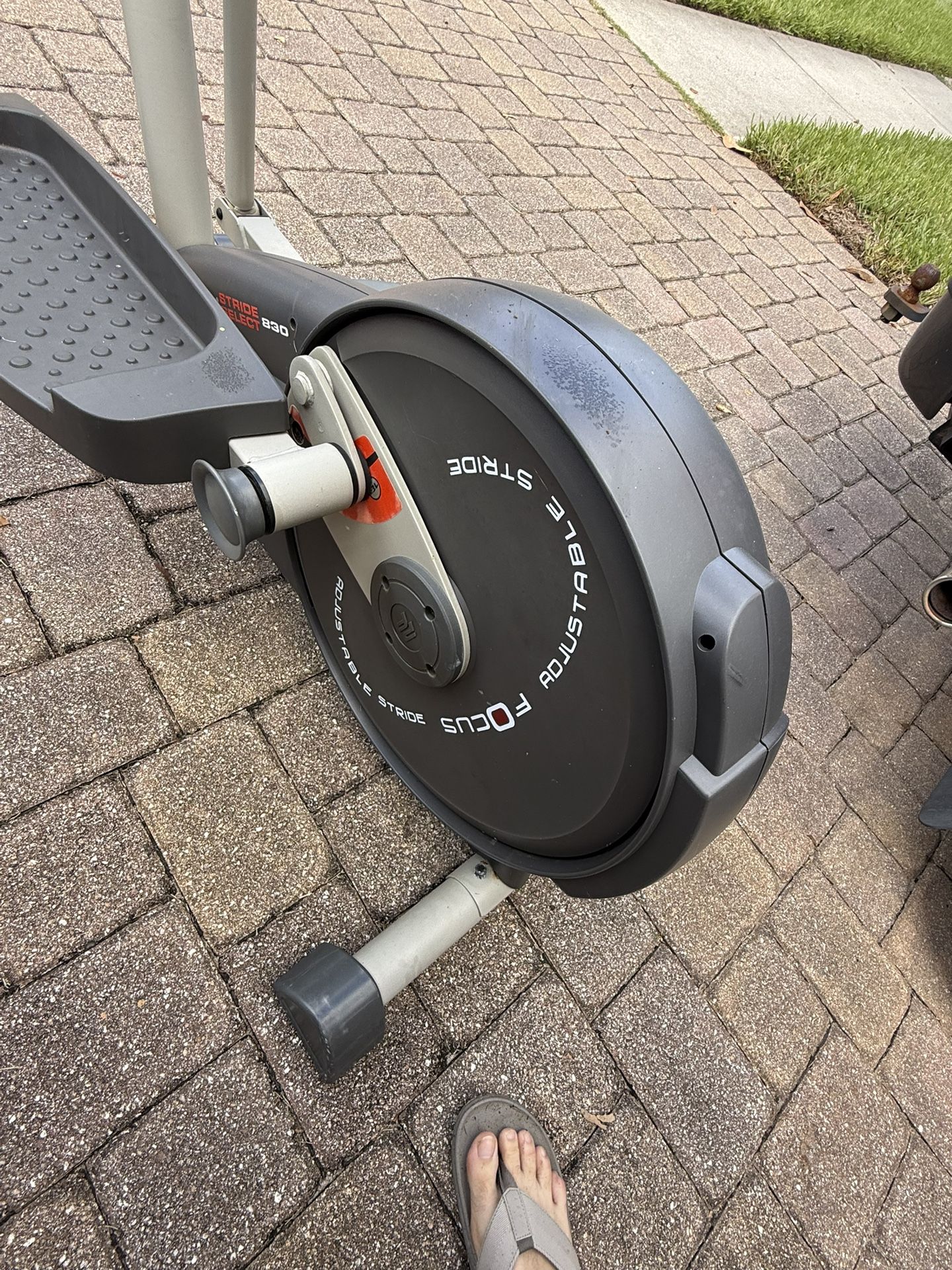 Elliptical Pro Form Stride Select 830