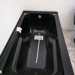 Bathtub black