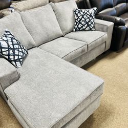 Stylish Very nice Reverse Chaise Sectional! 