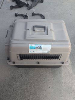 Travel dog crate