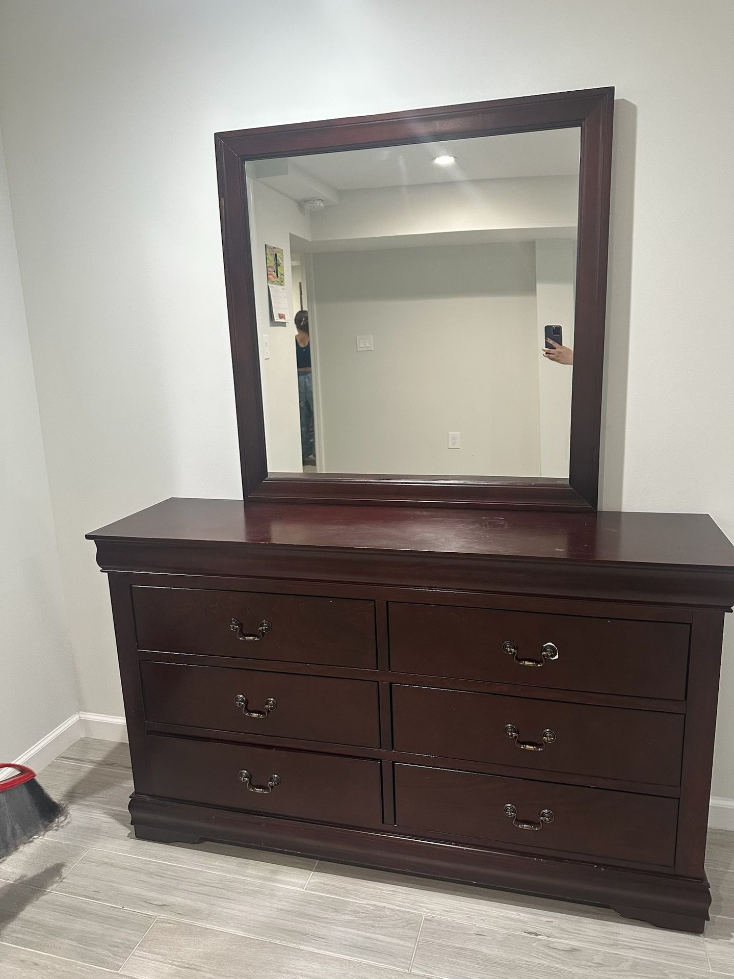 6 Drawer Dresser and Mirror