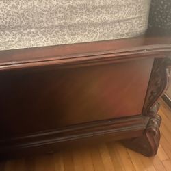 California King Bed+nightstand+ Dresser+chest+ Mirror