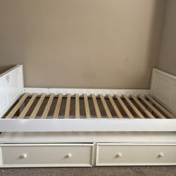 Full and twin bunk bed