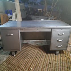 $550 VINTAGE TANKER DESK 