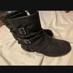 Womens Boots Size 8 In Perfect Condition $12