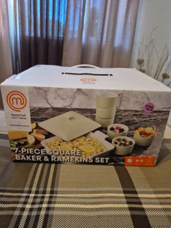 Master Chef 7 piece square baker and Ramekins set