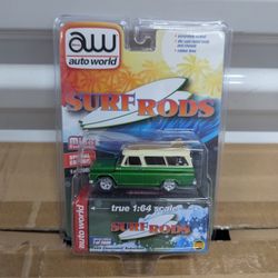 Auto World 1:64 MiJo Exclusives Surf Rods 1965 Chevrolet Suburban Custom Two Tone With Surf Boards