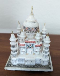 Handcrafted Marble Taj Mahal Replica 