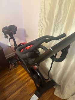 Peloton Bike - Peloton Bike 2022–  Lightly Used - Excellent Condition– Extras  – $350