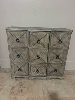 Accent storage console