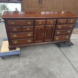 Bedroom Dresser / Mirror 