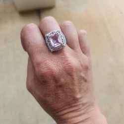 Beautiful Ring (Size 8)