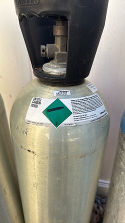 CO2 tanks Praxair