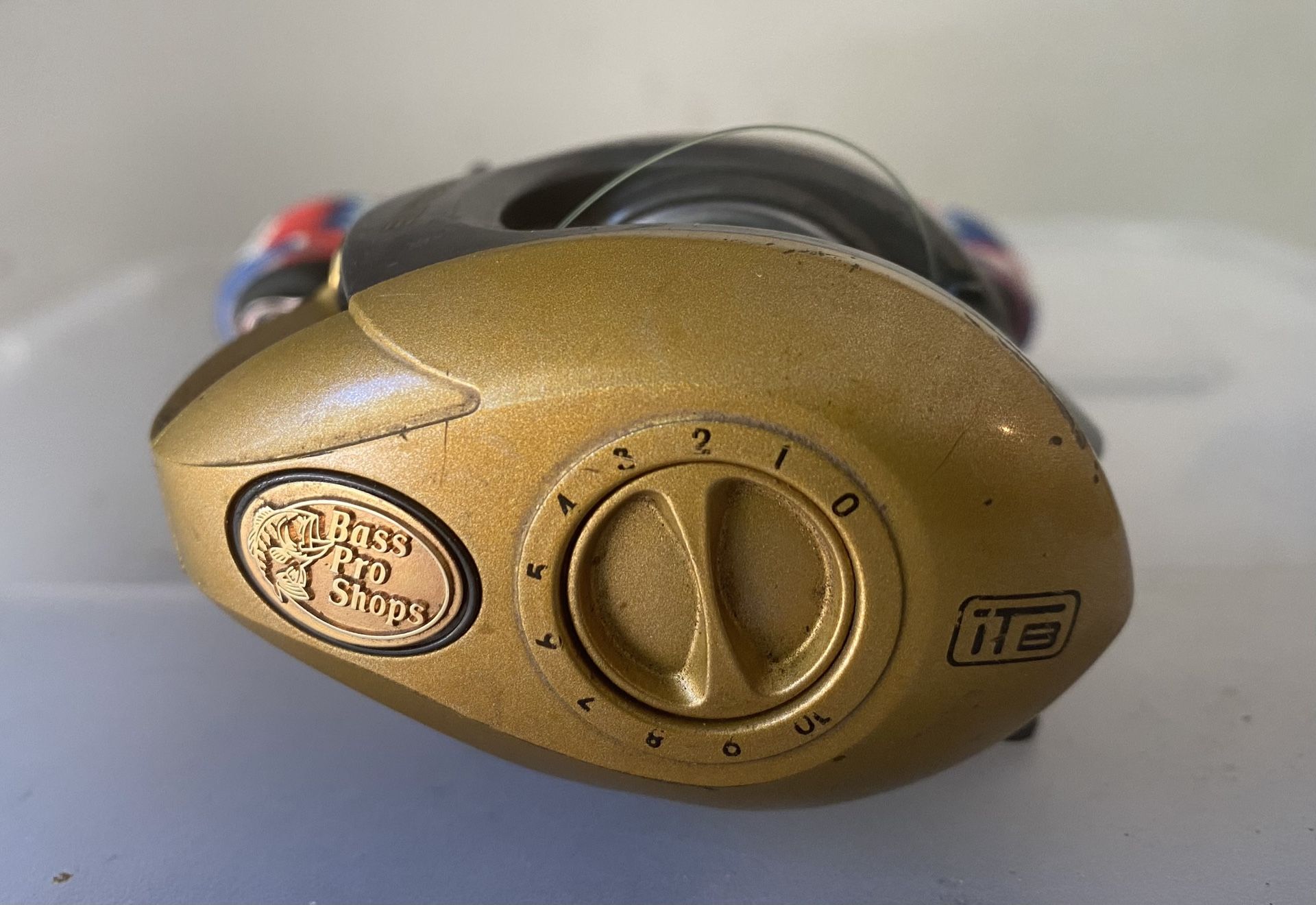 VINTAGE BASS PRO SHOPS PROLITE SERIES (RARE GOLD PRL05H) BAITCASTER REEL