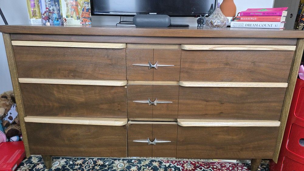 Mid-Century Modern 6-Drawer Dresser – $400