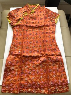 Girl Chinese Traditional QIPAO Costume New Year Short Sleeve Embroidered Dress L