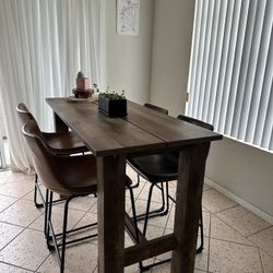 Kitchen Table & 4 Chairs