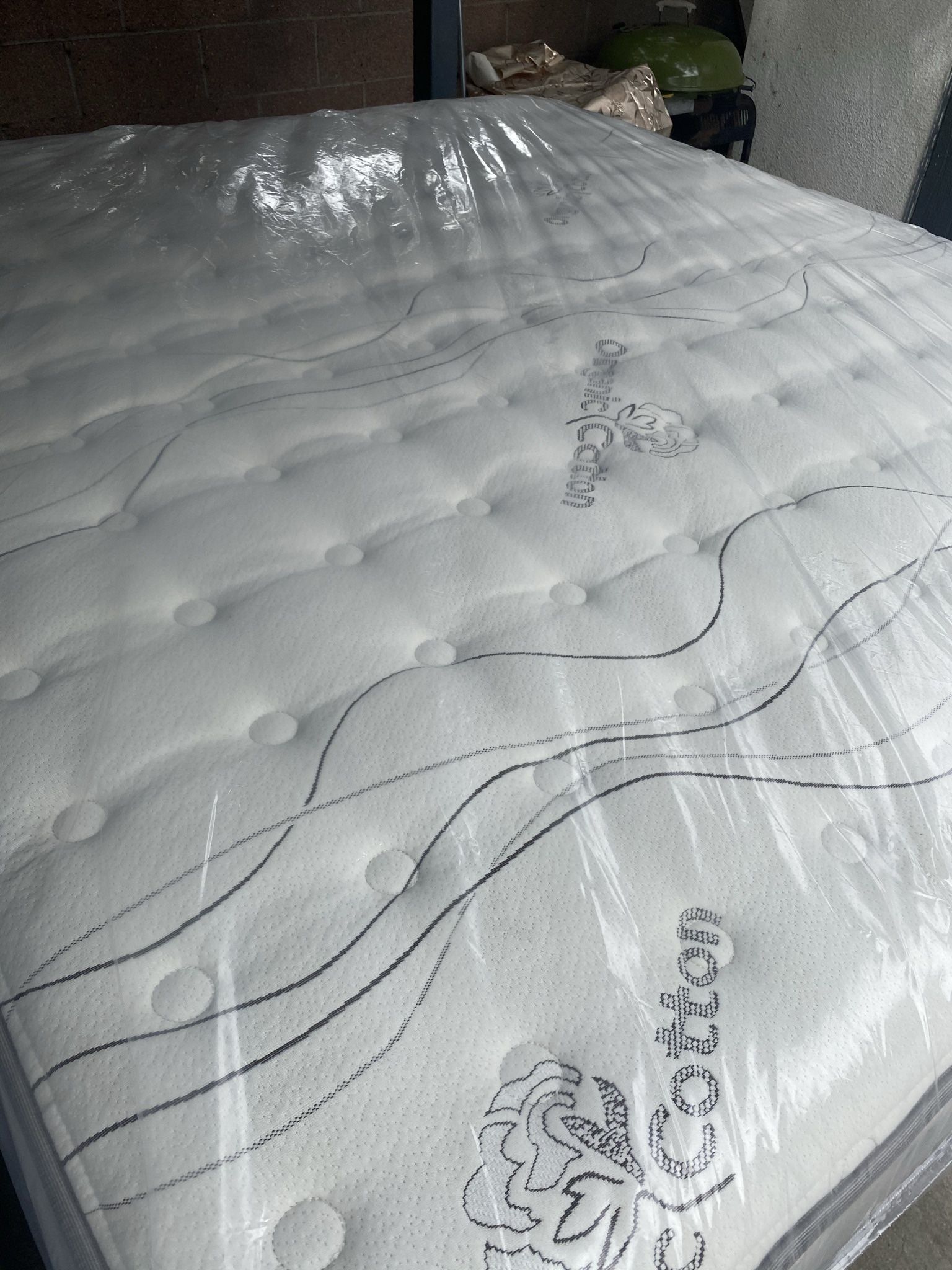 Cal King Size Mattress Pillow Top