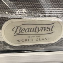 Queen Simmons Beautyrest Mattress. New In Plastic With Warranty! 