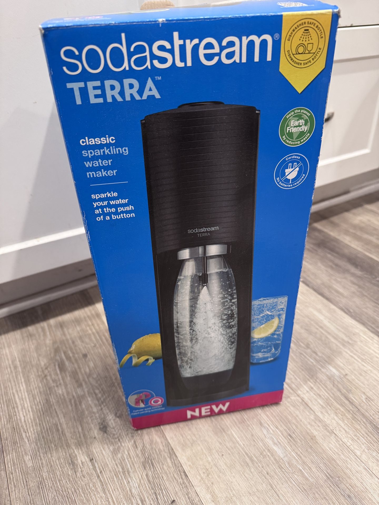 SODASTREAM TERRA MAKER IN BOX JUST THE MAKER NEW