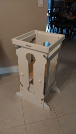 Toddler Kitchen Tower for ages 1-3
