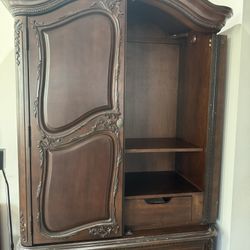 High Quality wooden Hutch