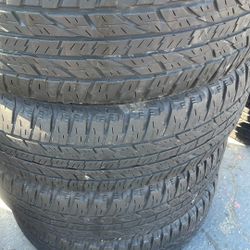 265-70-17 Yokohoma Geolandder A/T Set
