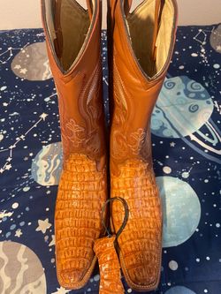 Beautiful new custom- hand made alligator boots 10 1/2