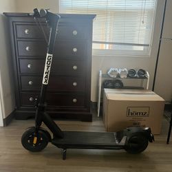 Gotrax Eclipse Electric Scooter – Reliable City Commuter (Extras Included)