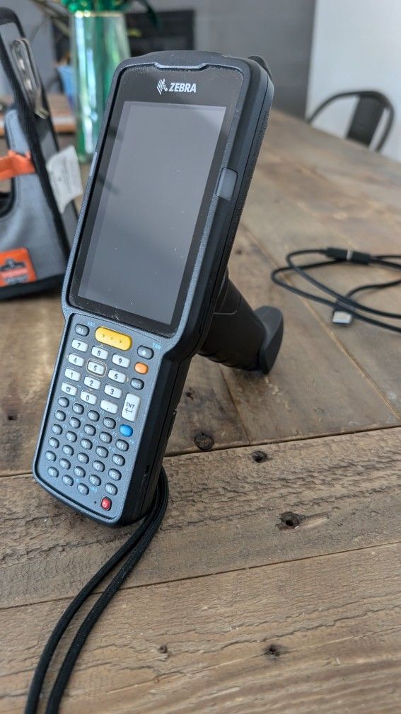 Zebra MC330x Android Barcode Computer Scanner With Charger