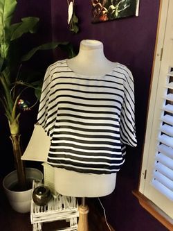 Women’s size small blouse flowy shear cover, white and navy blue stripes, elastic waist, tank top underneath