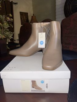 Women’s Booties Size 7 1/2