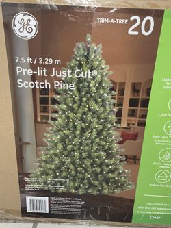 GE 7.5-ft Scotch Pine Pre-lit Artificial Christmas Tree with Incandescent Lights