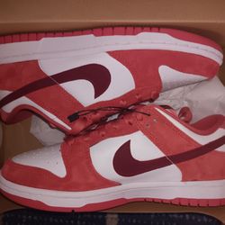 Brand New In Box  Nike Dunk Low 'Valentines Day'   Size 7 Woman's/5.5 Youth