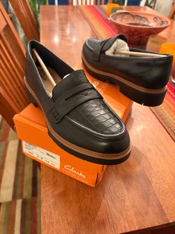 Clark’s Westlynn Ayla women’s loafers - NEW Size 10