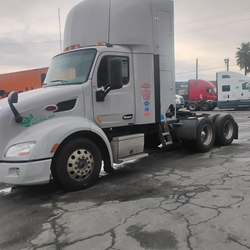 2016 Peterbilt cng gas truck very low miles