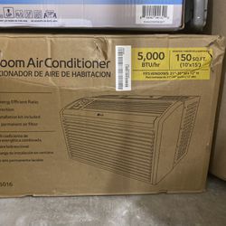 5000 BTU AIR CONDITIONER, White, Gently Used