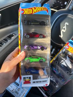 Hot Wheels HW Motor Show 5-Car Set Aston Martin Ferrari Ford Lamborghini Lotus