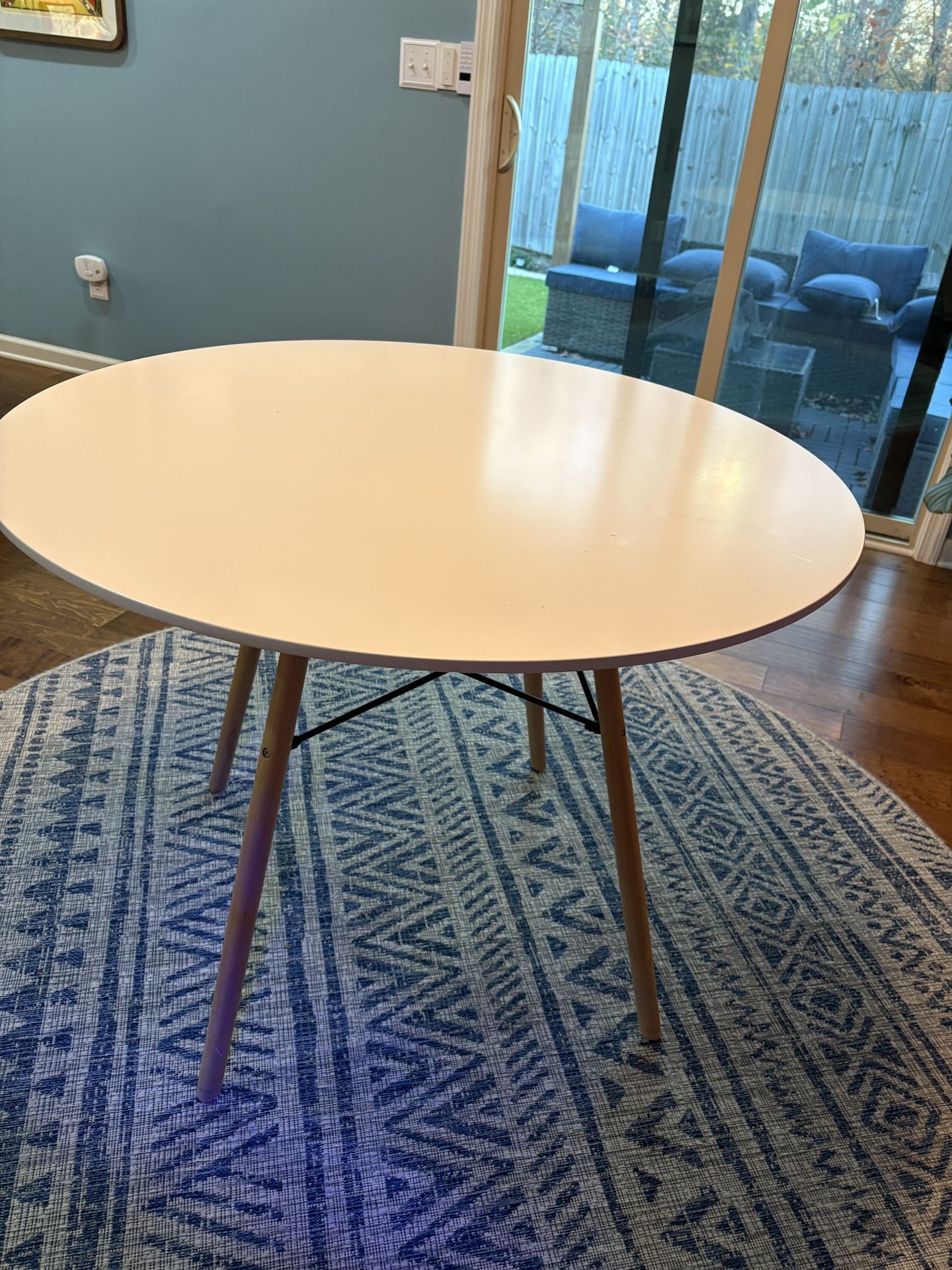 Table Set (4 Chairs)