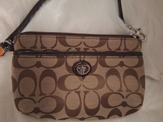 Coach vintage wristlet signature jacquard