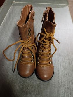 Children's Zip up Boots Size 4