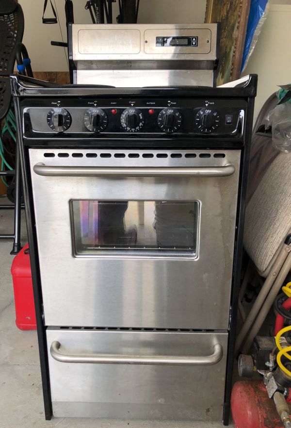 Commercial grade small electric stove, costs over 1000 brand new