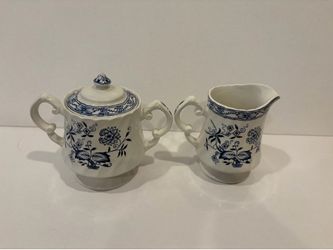 VINTAGE wood & sons creamer & sugar set