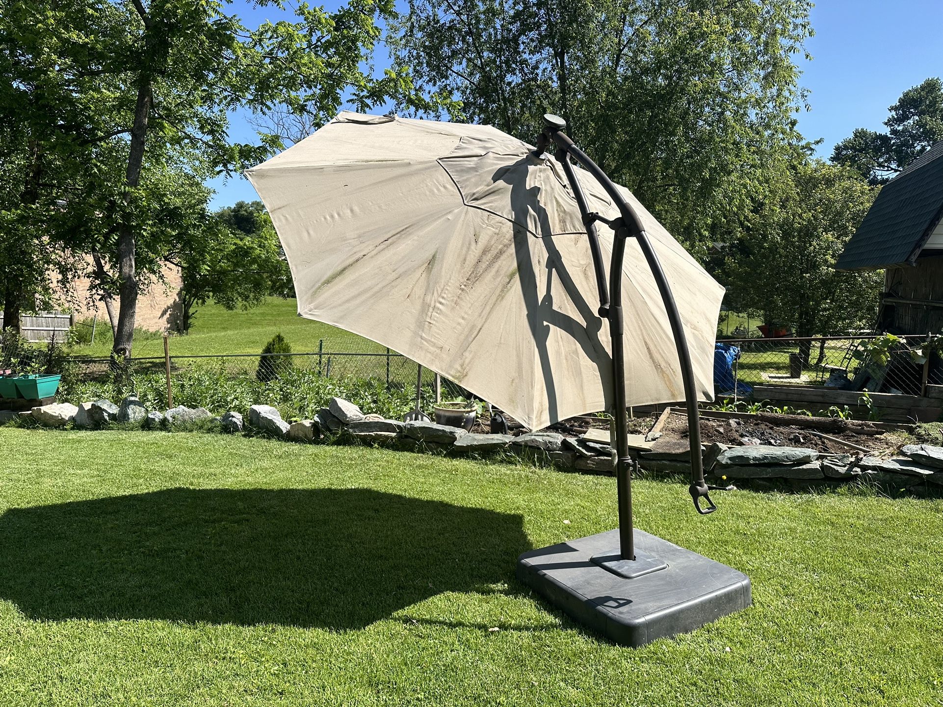Cantilever Umbrella