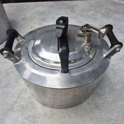Pressure cooker x2