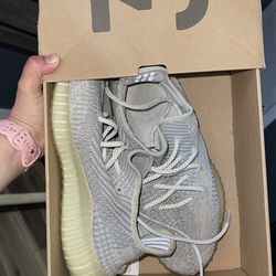 Yeezy Boost 350 V2
