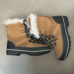 Merona Women’s Snow And Rain Boots Size 9
