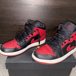 Jordan 1 Mid 