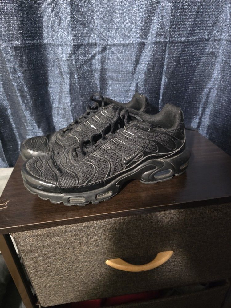 Nike Air Max Plus Triple Black